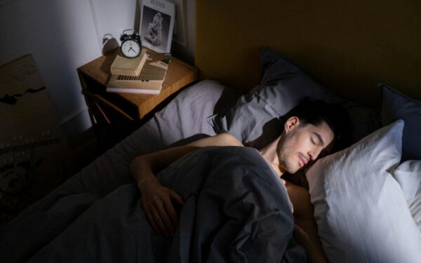 how night shift workers can improve their sleep cycle